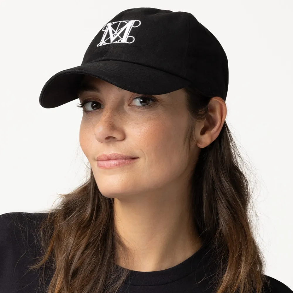 Renaissance "M" Cap*The Met Store Best