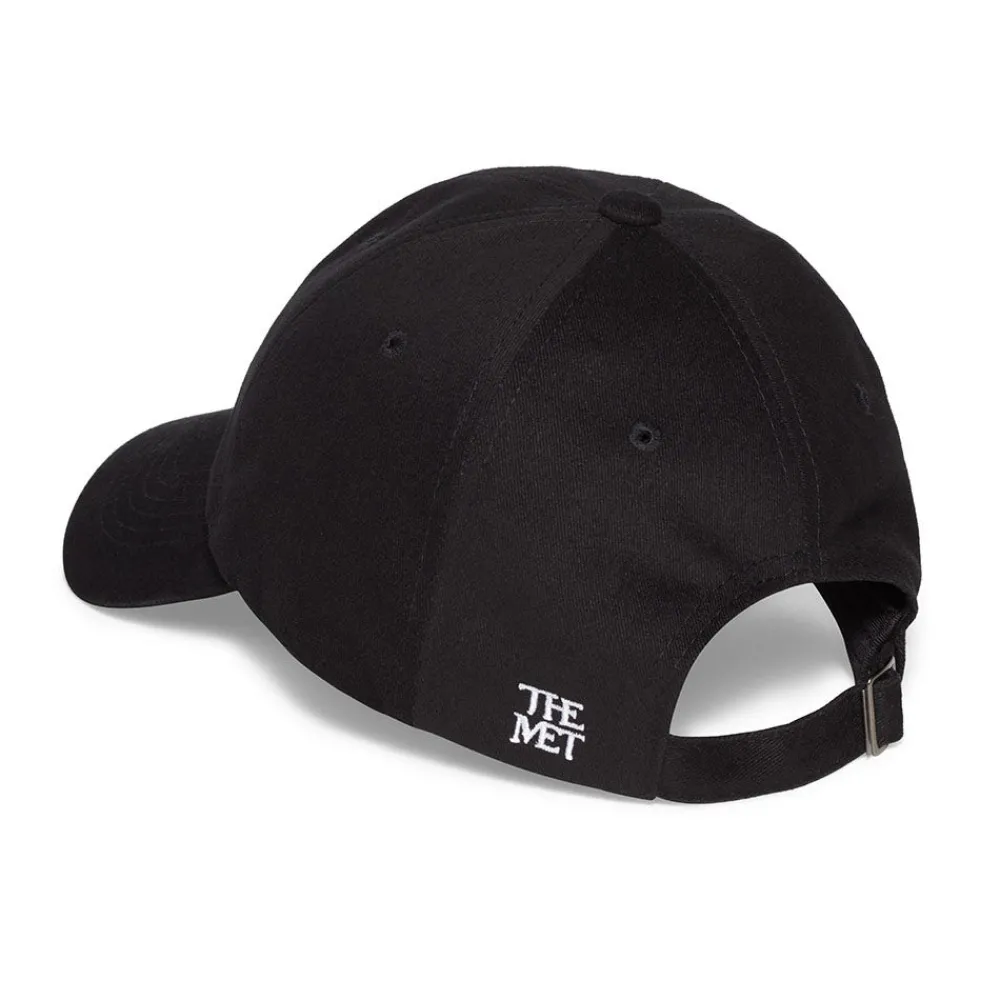 Renaissance "M" Cap*The Met Store Best
